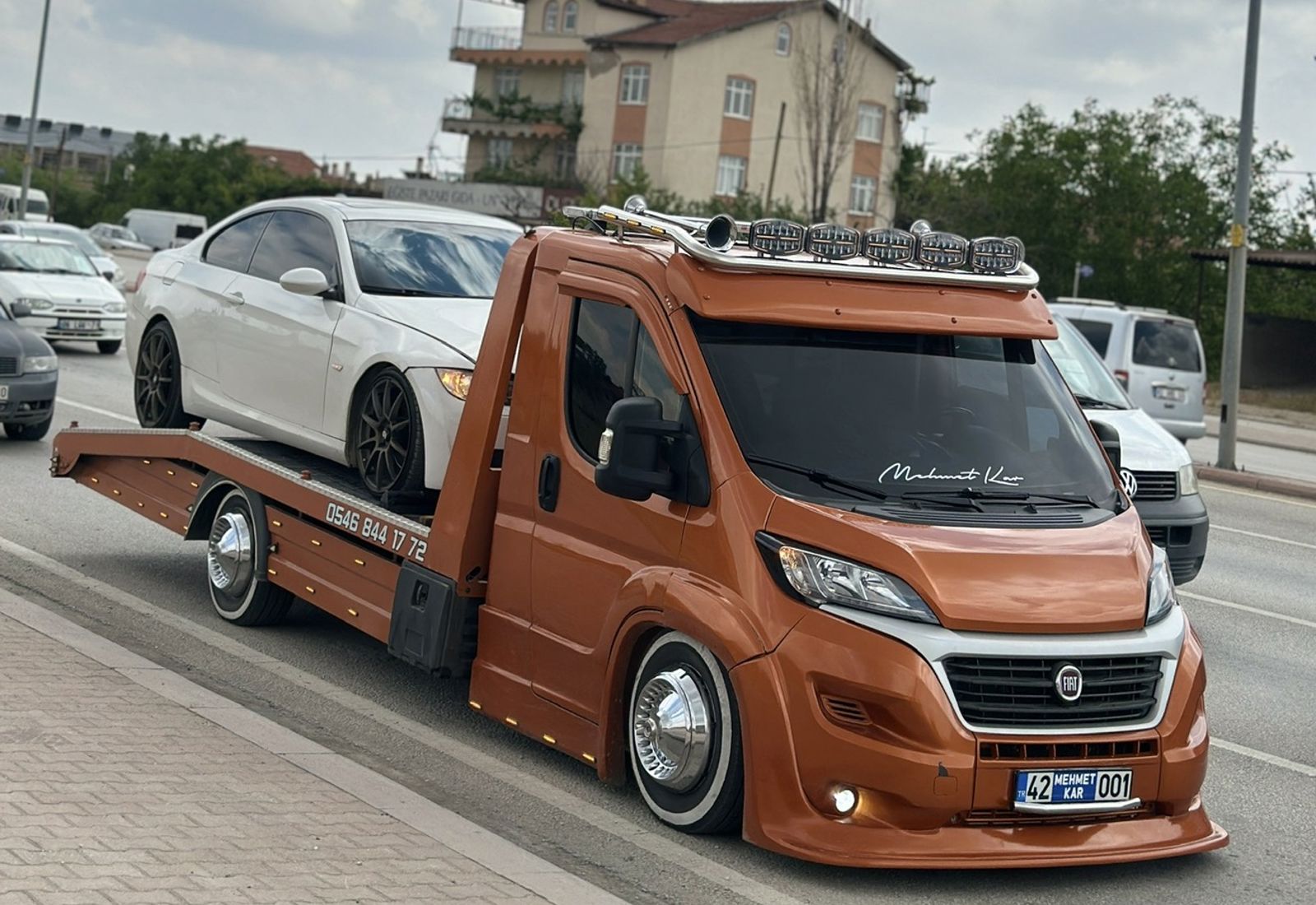 Konya oto çekici – Kar Oto Kurtarma kayar kasa çekici otomobil taşıyor